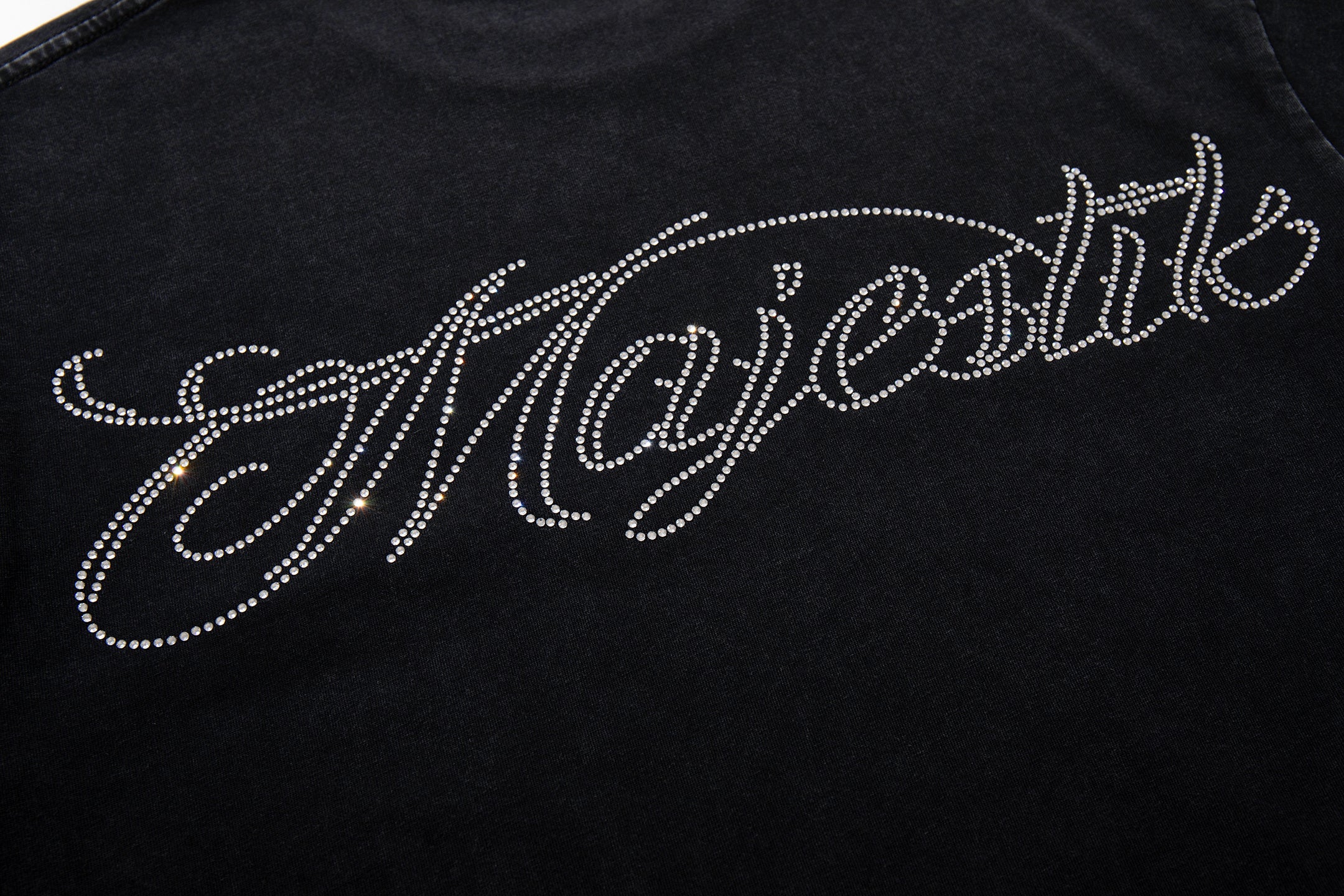 MAJESTIK Bulldog Vintage Graphic T‑Shirt
