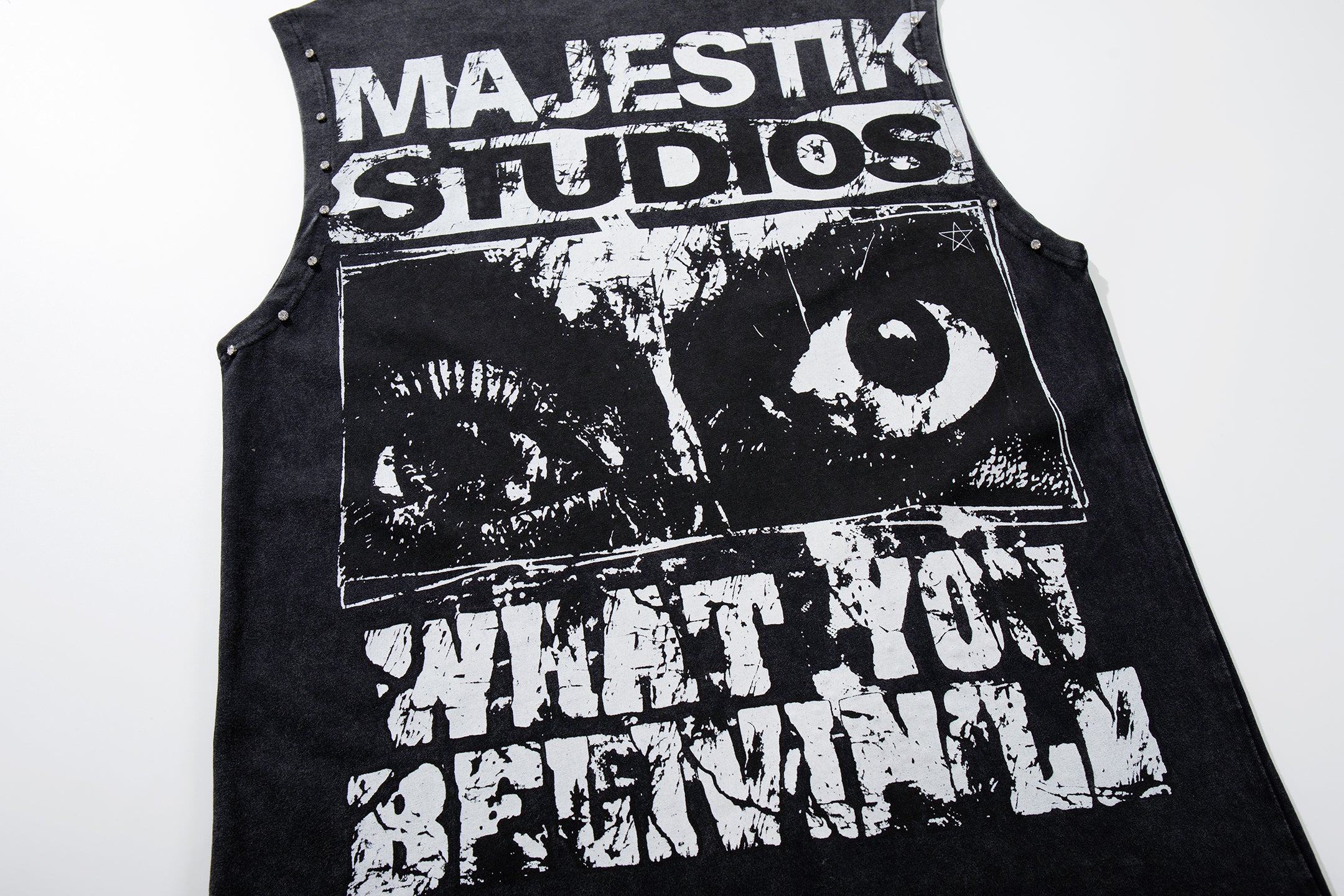 MAJESTIK Studios Distressed Eye Graphic Sleeveless Tank Top