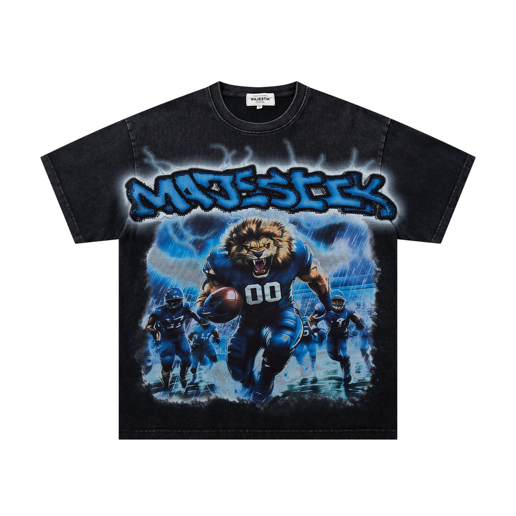MAJESTIK Lion Football Vintage Graphic T‑Shirt