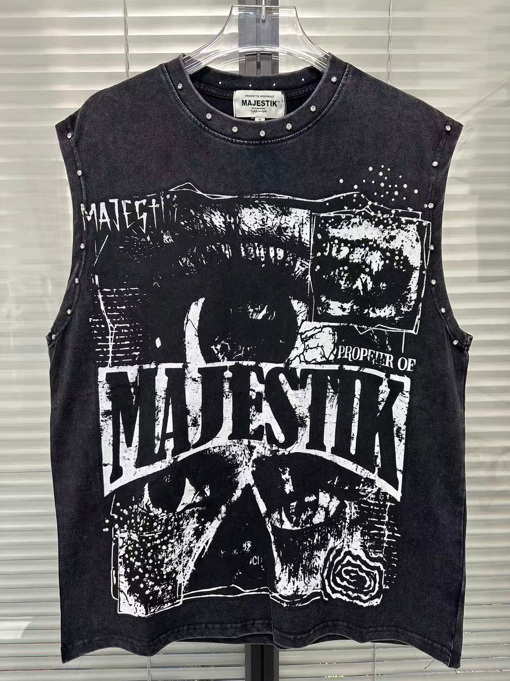 MAJESTIK Studios Distressed Eye Graphic Sleeveless Tank Top