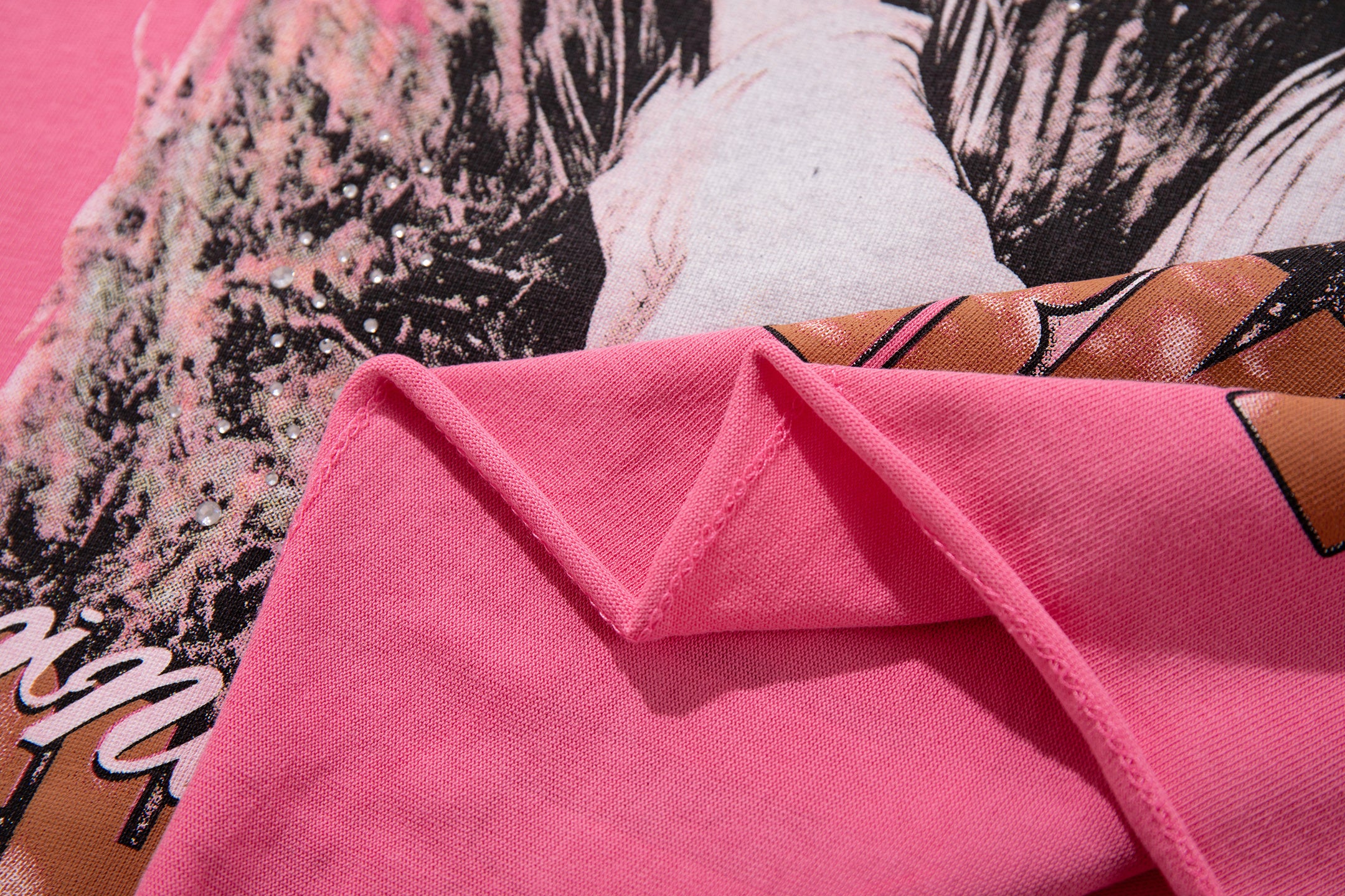 MAJESTIK Soul Light In Darkness Pink Vintage T‑Shirt