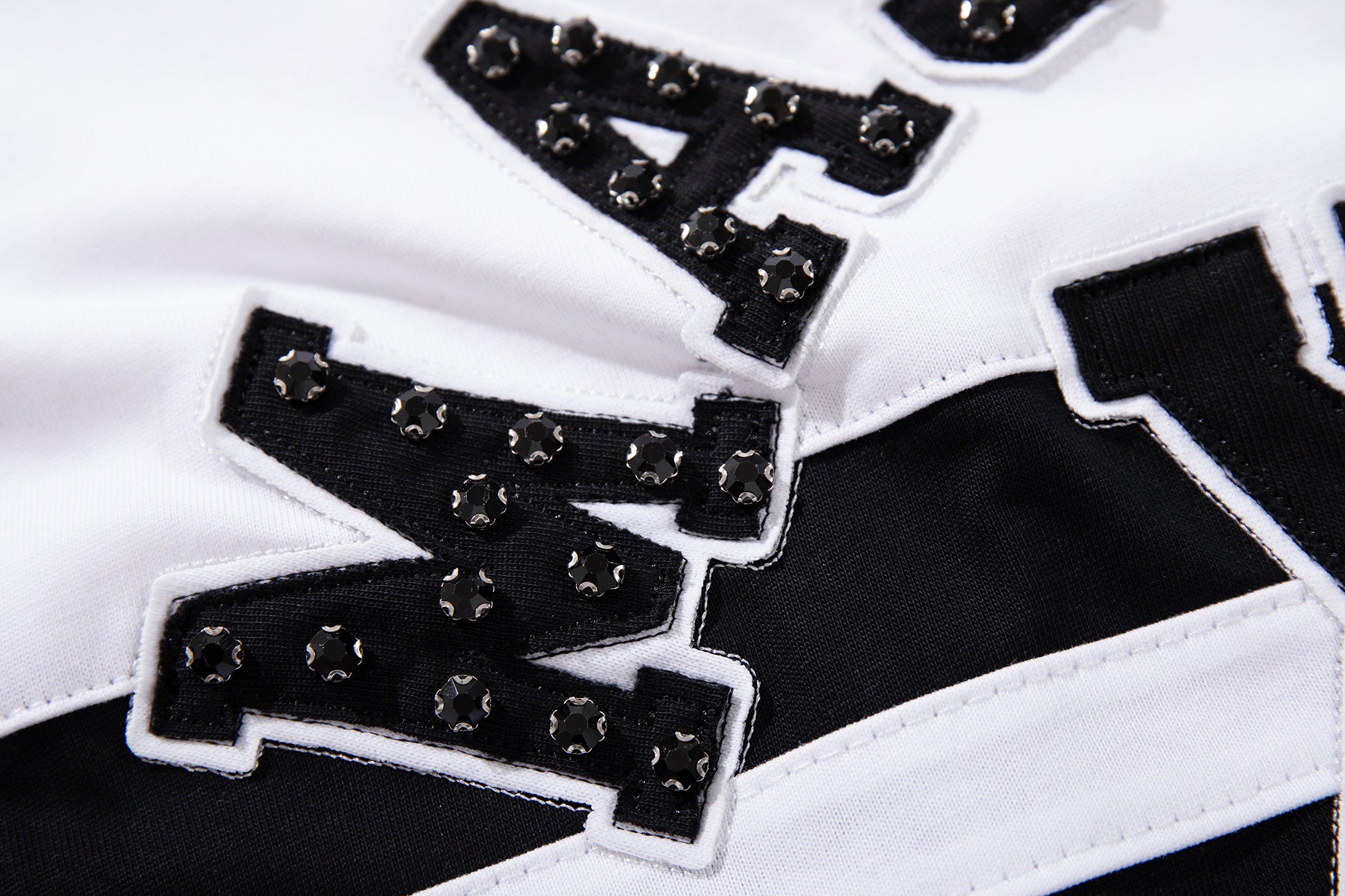 MAJESTIK Sports Embroidered Patch Half‑Zip Black‑White Polo Shirt