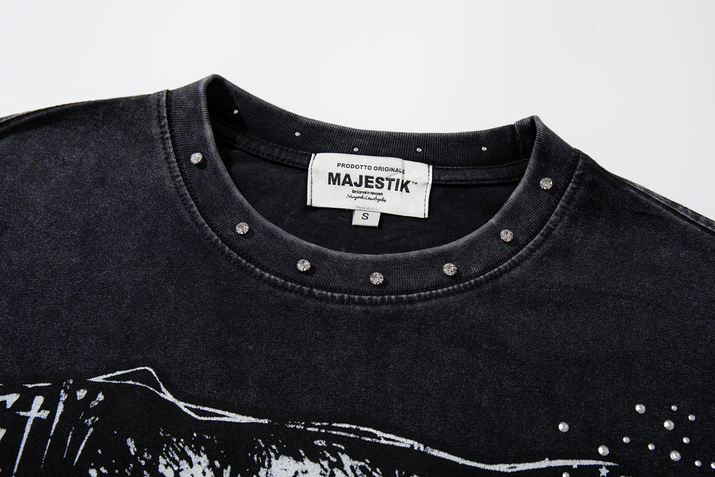 MAJESTIK Studios Distressed Eye Graphic Sleeveless Tank Top