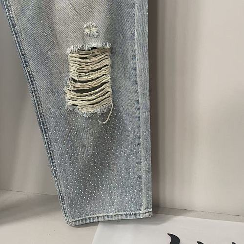 MIXED EMOTION Ripped‑Knee Vintage Light‑Wash Straight‑Leg Jeans