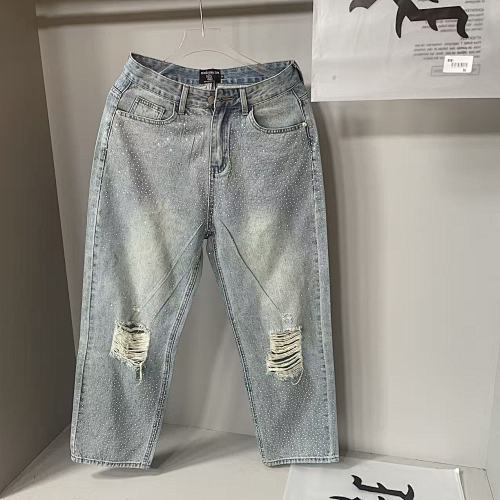 MIXED EMOTION Ripped‑Knee Vintage Light‑Wash Straight‑Leg Jeans